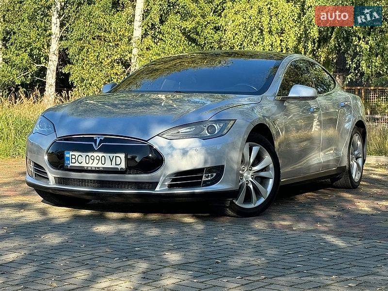 Ліфтбек Tesla Model S 2013 в Дрогобичі