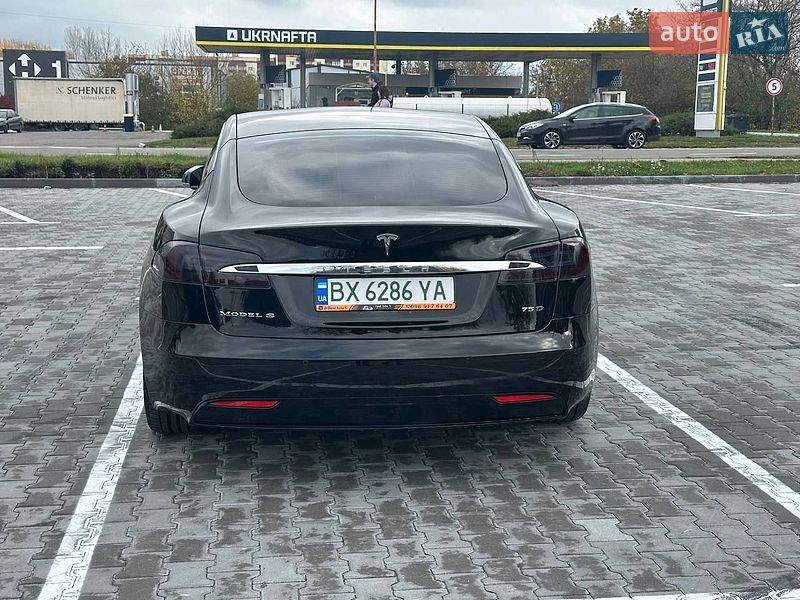 Лифтбек Tesla Model S 2018 в Хмельницком