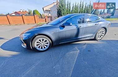 Ліфтбек Tesla Model S 2015 в Львові