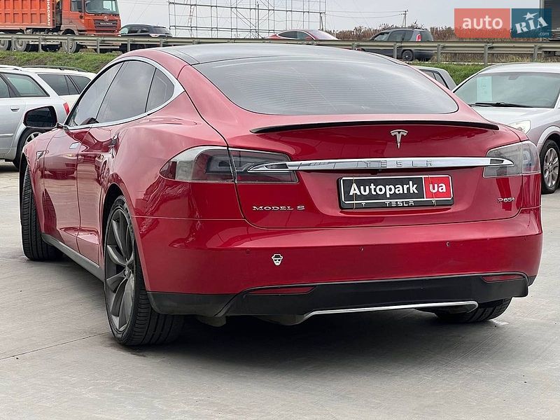 Лифтбек Tesla Model S 2013 в Львове