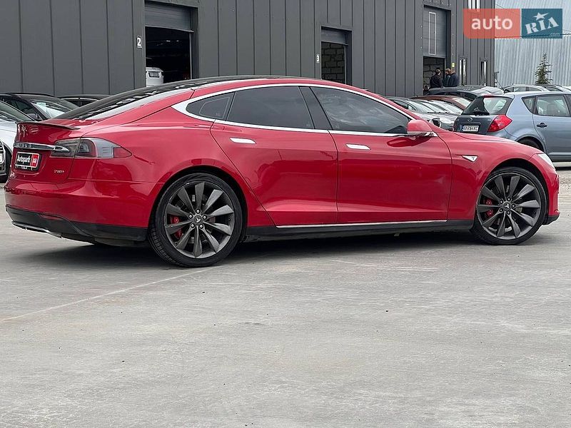 Лифтбек Tesla Model S 2013 в Львове