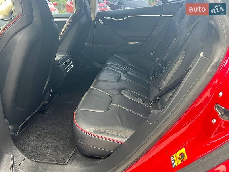 Лифтбек Tesla Model S 2013 в Львове