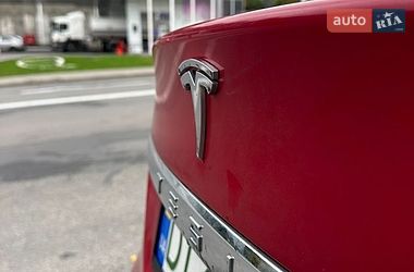 Лифтбек Tesla Model S 2014 в Буче