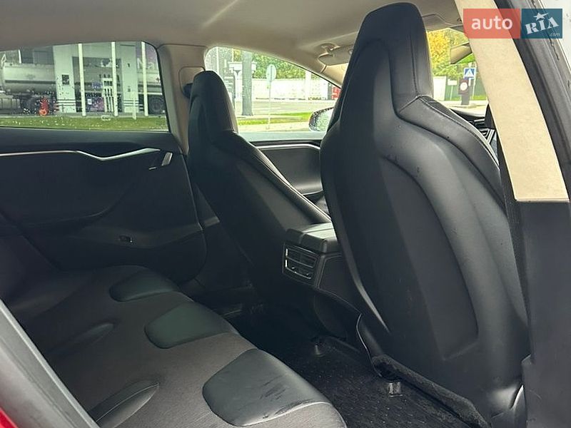 Лифтбек Tesla Model S 2014 в Буче