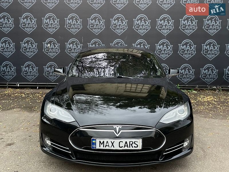 Лифтбек Tesla Model S 2014 в Киеве