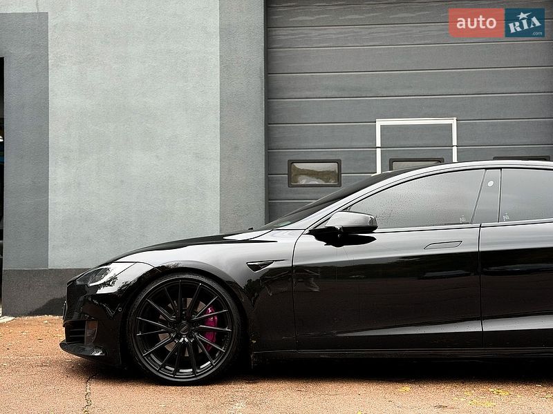 Лифтбек Tesla Model S 2019 в Киеве