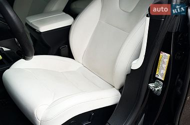 Лифтбек Tesla Model S 2019 в Киеве