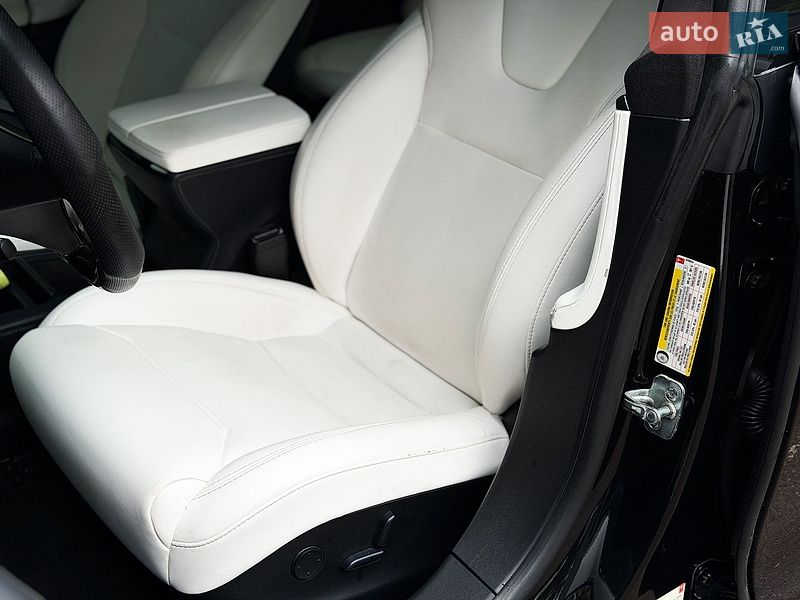 Лифтбек Tesla Model S 2019 в Киеве