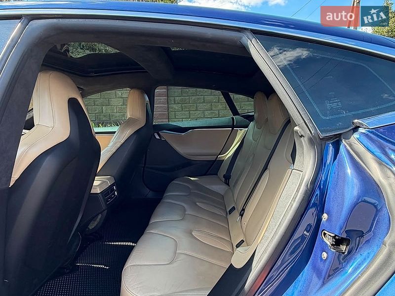 Лифтбек Tesla Model S 2015 в Луцке фото 10 Лифтбек Tesla Model S 2015 в Луцке