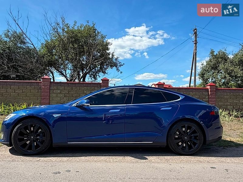Лифтбек Tesla Model S 2015 в Луцке фото 17 Лифтбек Tesla Model S 2015 в Луцке