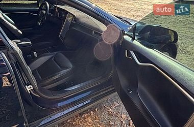 Лифтбек Tesla Model S 2015 в Львове