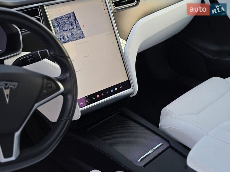 Ліфтбек Tesla Model S 2017 в Львові фото 12 Ліфтбек Tesla Model S 2017 в Львові
