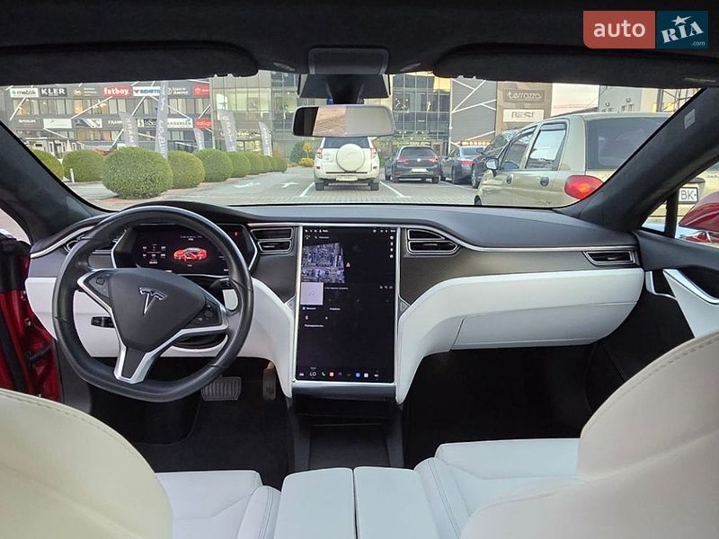 Ліфтбек Tesla Model S 2017 в Львові фото 25 Ліфтбек Tesla Model S 2017 в Львові