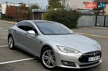 Лифтбек Tesla Model S 2013 в Киеве