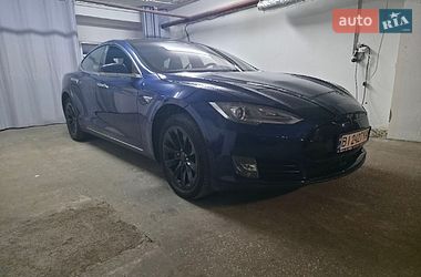 Лифтбек Tesla Model S 2016 в Киеве