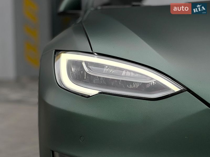 Ліфтбек Tesla Model S 2018 в Львові