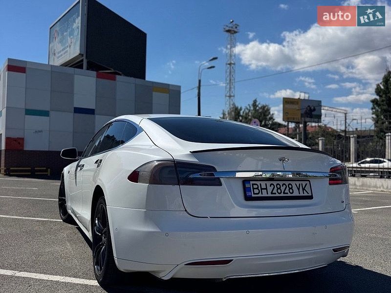 Лифтбек Tesla Model S 2015 в Одессе