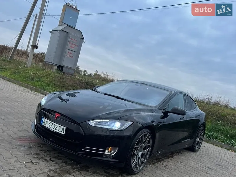 Tesla Model S