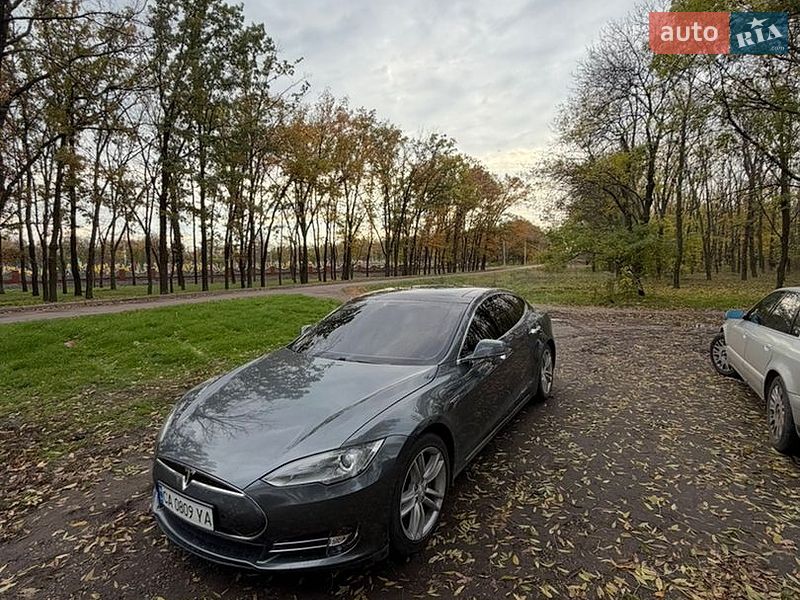 Лифтбек Tesla Model S 2012 в Кропивницком