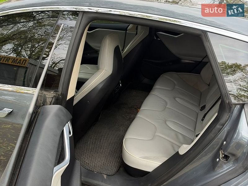 Лифтбек Tesla Model S 2012 в Кропивницком