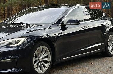 Лифтбек Tesla Model S 2014 в Вышгороде