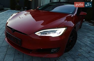 Ліфтбек Tesla Model S 2017 в Трускавці