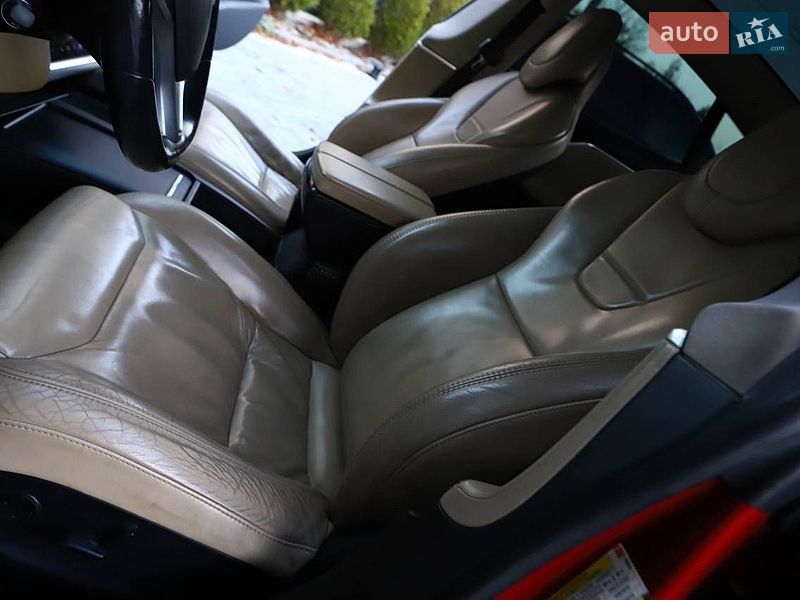 Ліфтбек Tesla Model S 2017 в Трускавці