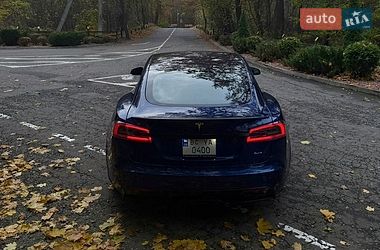 Лифтбек Tesla Model S 2022 в Киеве