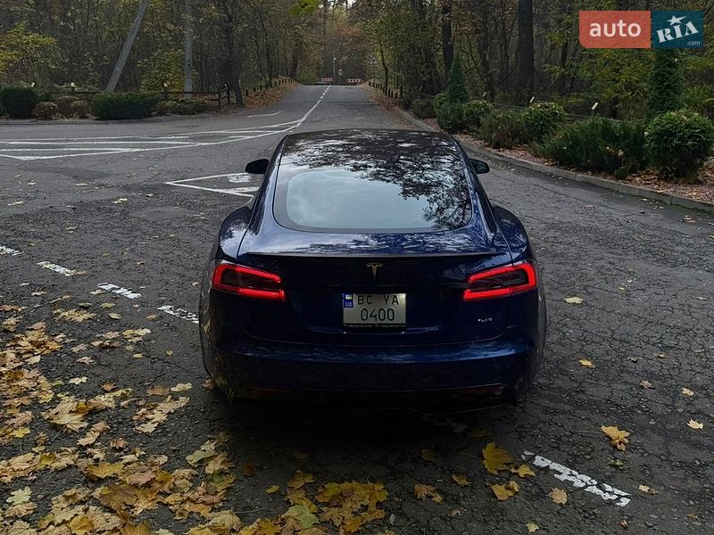 Лифтбек Tesla Model S 2022 в Киеве