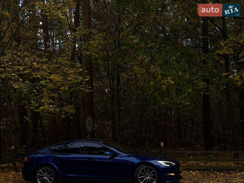 Лифтбек Tesla Model S 2022 в Киеве