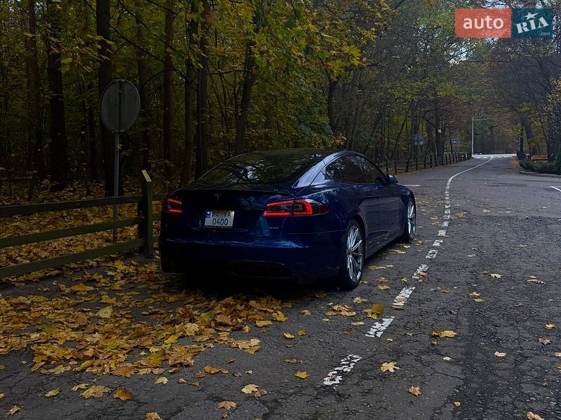 Лифтбек Tesla Model S 2022 в Киеве