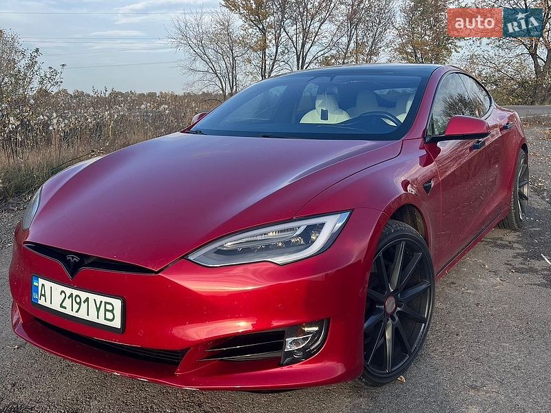 Tesla Model S 2019