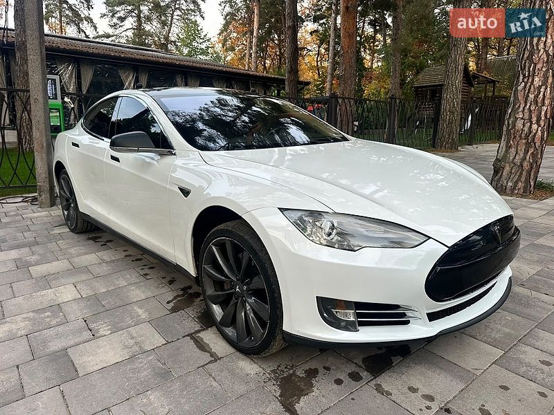 Лифтбек Tesla Model S 2012 в Ананьеве