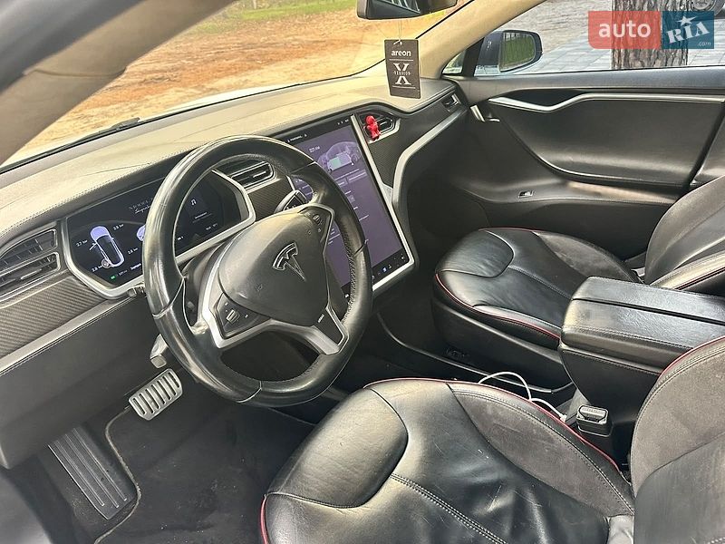 Лифтбек Tesla Model S 2012 в Ананьеве