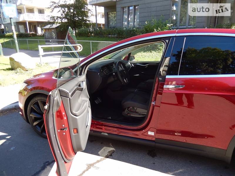 Позашляховик / Кросовер Tesla Model X 2018 в Києві