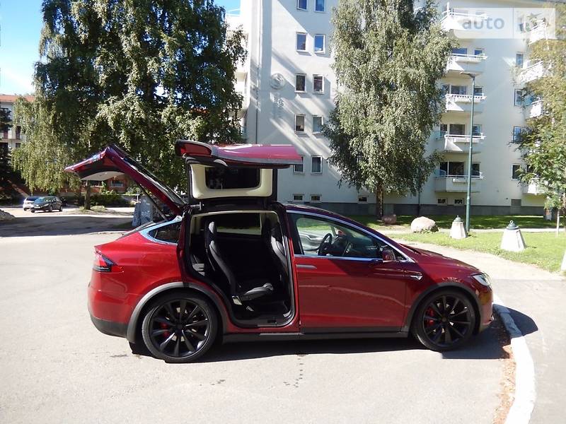 Позашляховик / Кросовер Tesla Model X 2018 в Києві