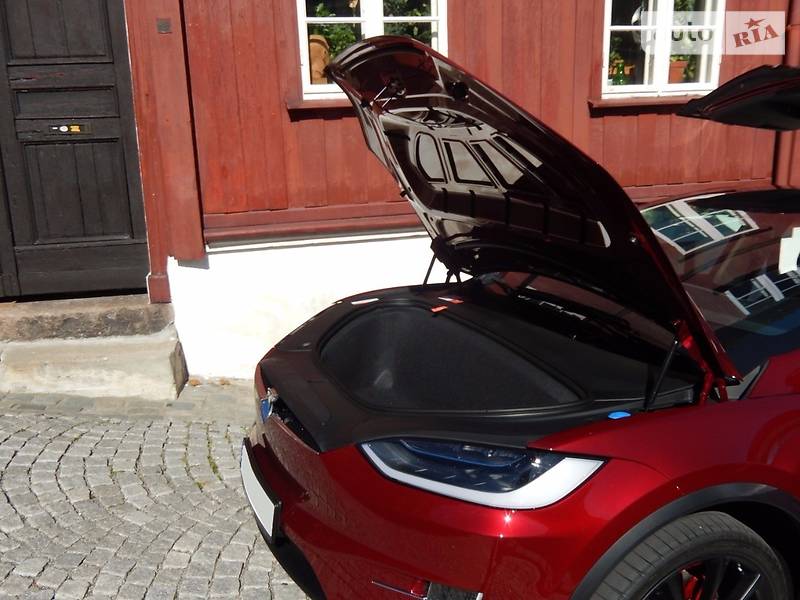 Позашляховик / Кросовер Tesla Model X 2018 в Києві