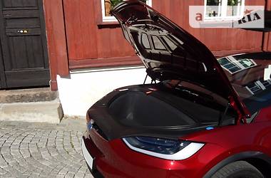 Внедорожник / Кроссовер Tesla Model X 2018 в 