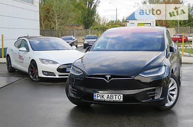 Позашляховик / Кросовер Tesla Model X 2016 в Києві