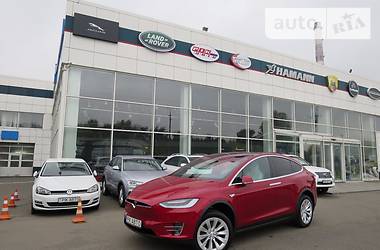 Внедорожник / Кроссовер Tesla Model X 2017 в 