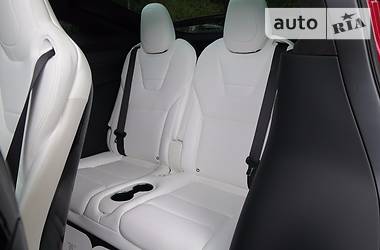 Внедорожник / Кроссовер Tesla Model X 2017 в 
