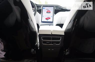 Внедорожник / Кроссовер Tesla Model X 2017 в 