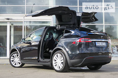 Внедорожник / Кроссовер Tesla Model X 2017 в Киеве