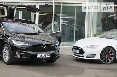 Внедорожник / Кроссовер Tesla Model X 2016 в Киеве