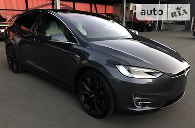 Внедорожник / Кроссовер Tesla Model X 2019 в Киеве