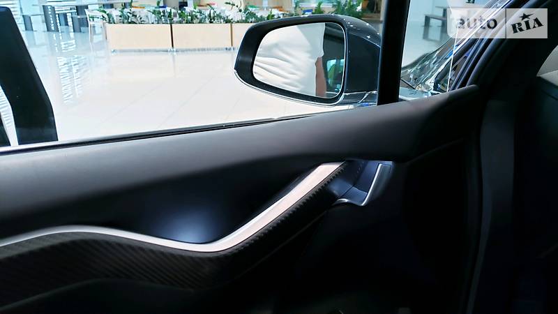 Позашляховик / Кросовер Tesla Model X 2017 в Києві