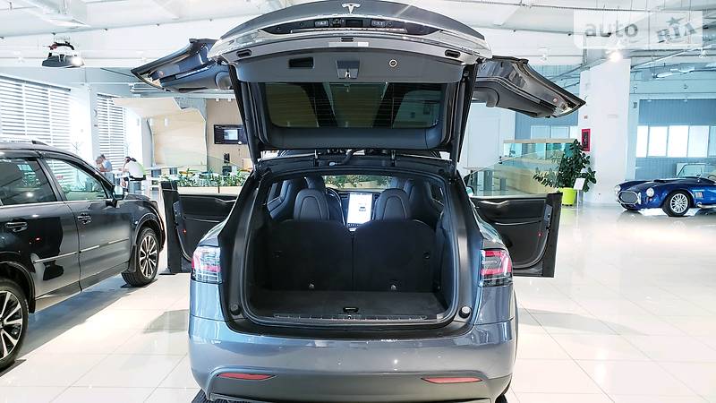 Позашляховик / Кросовер Tesla Model X 2017 в Києві