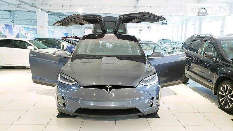 Позашляховик / Кросовер Tesla Model X 2017 в Києві