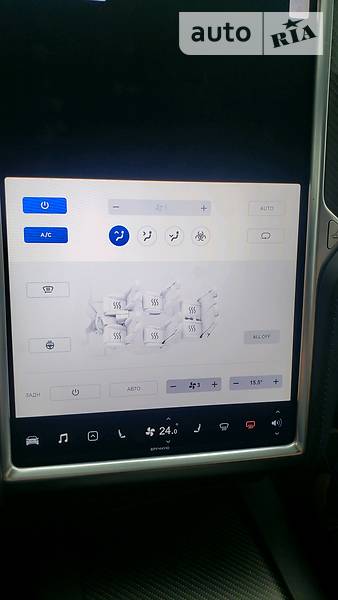 Позашляховик / Кросовер Tesla Model X 2017 в Києві