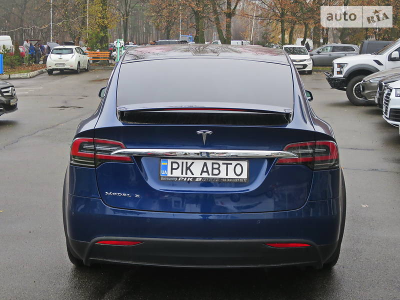 Позашляховик / Кросовер Tesla Model X 2016 в Києві